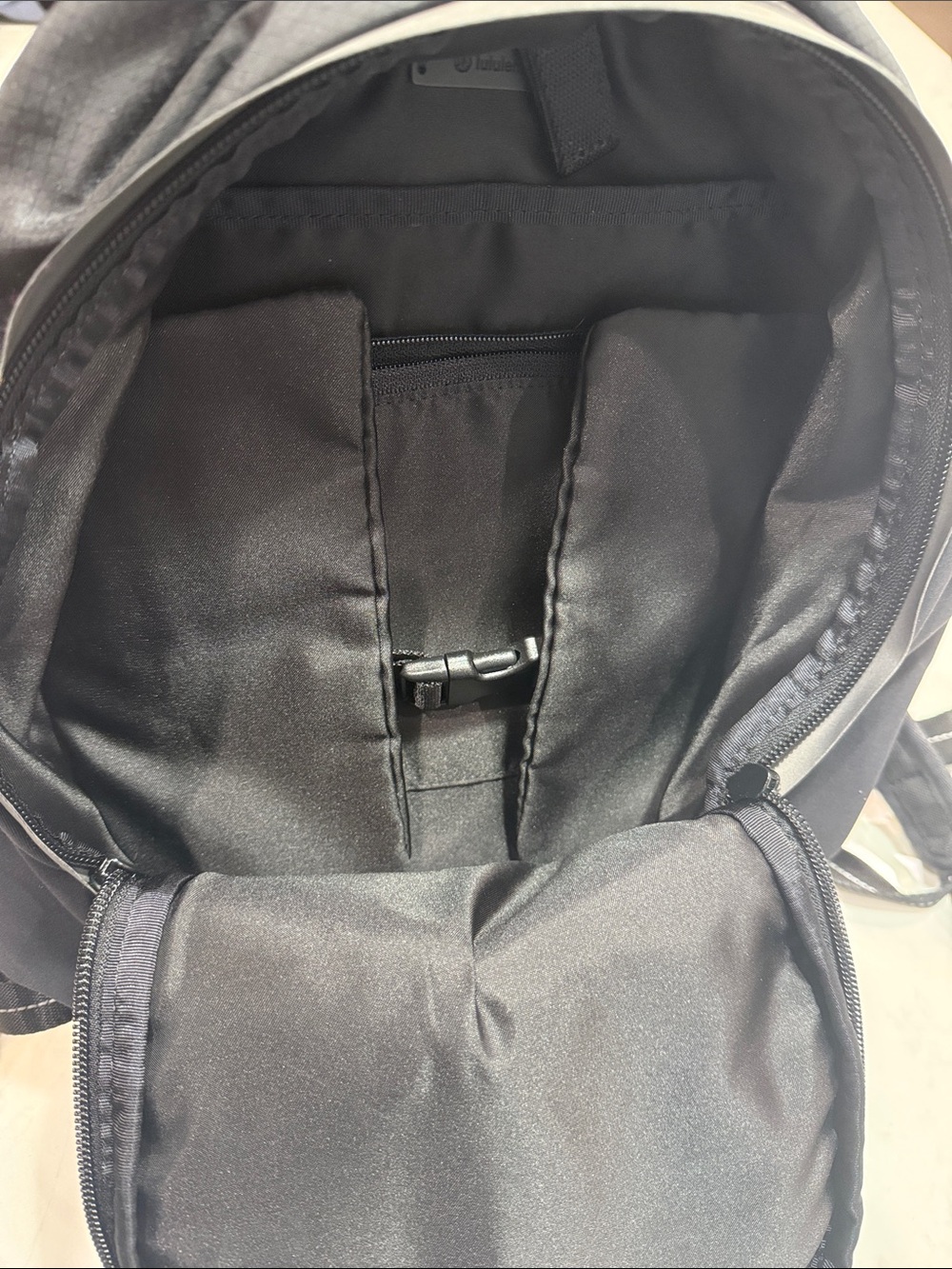 lululemon running backpack - Picture 4 of 4